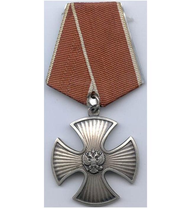 出生在中国的俄罗斯总理、司法部长，普京的助手，获多枚骑士勋章