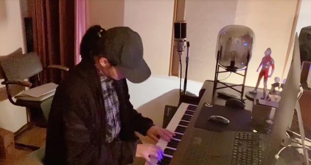 男星打哈欠致下巴脫臼!半夜找醫生掰回來,眼角泛淚骨頭咯咯響