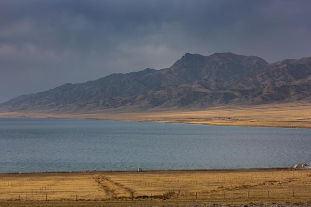 新疆赛里木湖：圈起来的景区却圈不住的美景