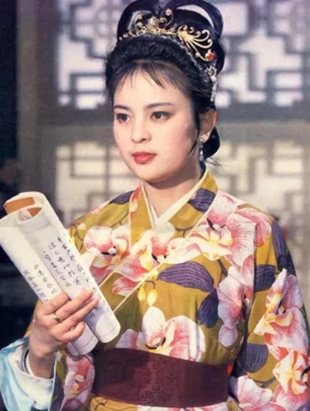 看罢87年《红楼梦》里的那些美人，才知经典为何不可超越