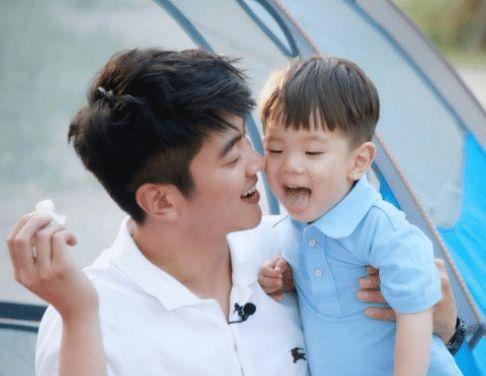 陈赫大学寝室4个人火了3个，为何不帮帮剩下那个？郑恺：带不动