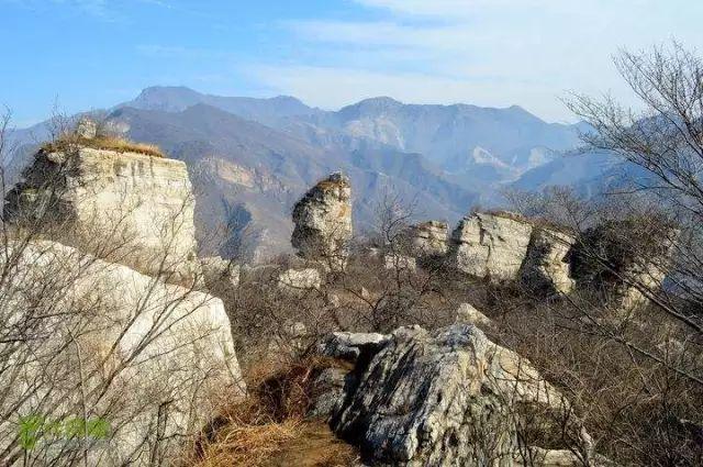 北京房山有道山岭，一个不为人知的巨石阵。很多人都是第一次听说