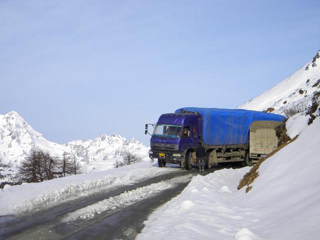 被困白马雪山