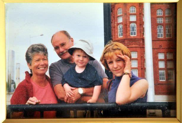 15歲英國男孩遭霸淩自殺身亡，彌留之際反悔，對媽媽說：我不想死
