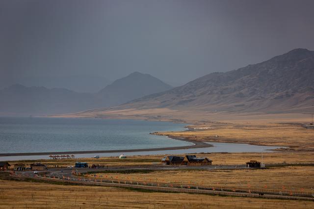 新疆赛里木湖：圈起来的景区却圈不住的美景