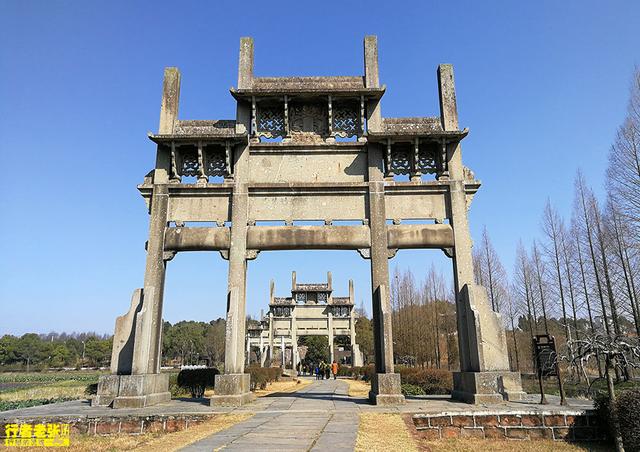 辉煌800年的徽州古村，一个家族三座祠堂七道牌坊，5A级景区