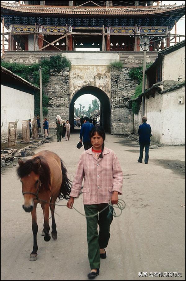 1984年的雲南大理，古老的城牆，美麗的白族姑娘