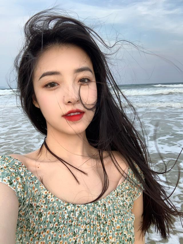 去海边拍照,一定不能错过的9个拍照姿势,这样拍轻松出大片