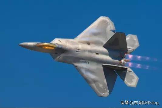 F22和苏57正面交锋，本以为会陷入胶着，没想到被秒杀了