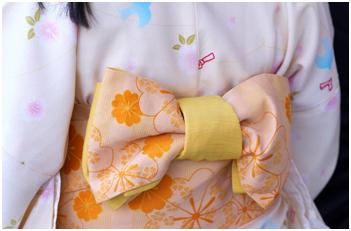 日本女子背后的“小枕头”，武士背后的“大枕头”，究竟有何用？