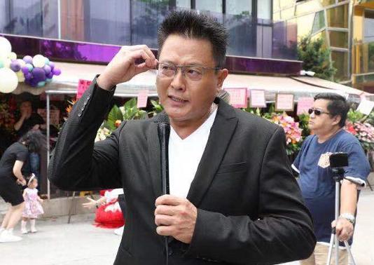 發誓終身不娶?魏駿傑采訪談及感情,承認對滕麗名有愧但都還清了