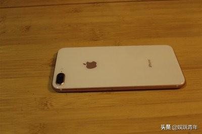 苹果决定清仓，iPhone8P一夜沦为“大米价”？网友：抱歉，迟了