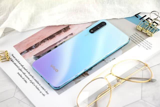 vivo大清仓，256GB+屏幕指纹仅1598元：你会入手吗？