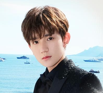 男星打哈欠致下巴脫臼!半夜找醫生掰回來,眼角泛淚骨頭咯咯響