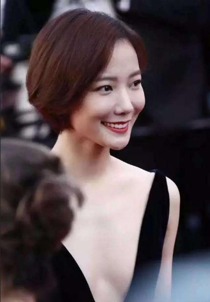 当35岁王珞丹撞上36岁谭卓，仅相差1岁，看起来却像两代人