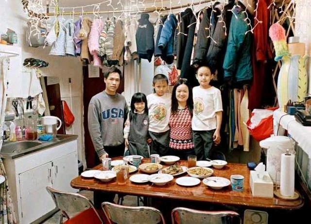 部分華人在美國的生活：一家人生活在30平米的房子，也不願回國