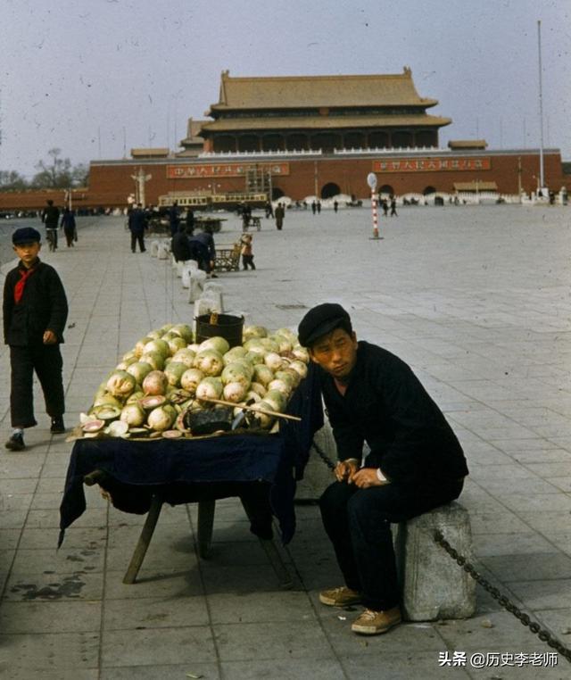 70年代的中國：滿大街看不到肥胖人，圖8美國總統夫人在北京餵豬