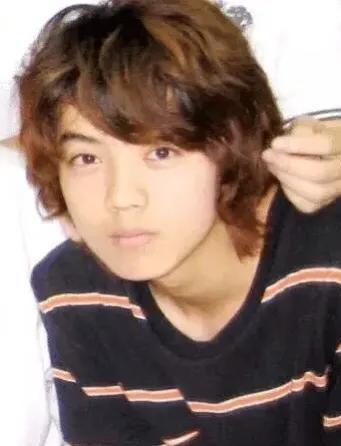 明星的18岁：黄渤忍了，鹿晗也忍了，看到18岁雷佳音我忍不了了