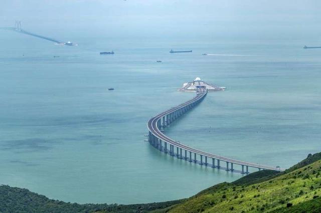 港澳珠大桥让世界瞩目，为何海南却不建造跨海大桥？看后就明白了