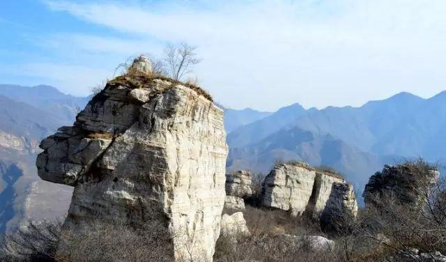 北京房山有道山岭，一个不为人知的巨石阵。很多人都是第一次听说