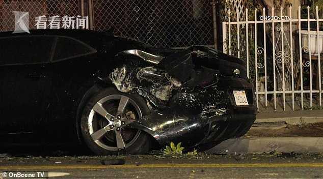 宝马160公里时速撞大石块飞起 女司机毫发未伤盘腿坐地：咋回事？