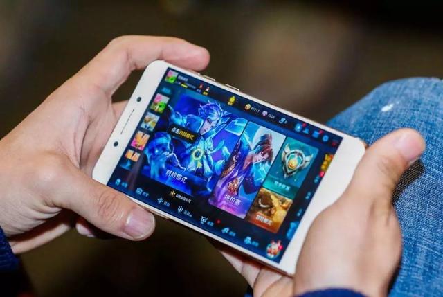 《王者荣耀》单日流水超20亿，“新冠”疫情下的互联网“新拐点”