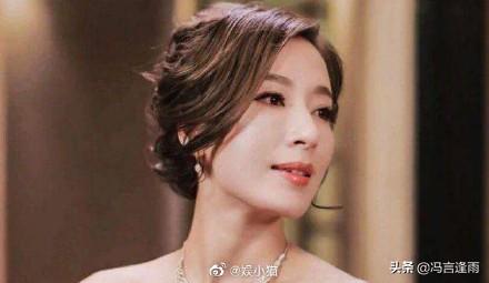 杨怡晒孕照,女神家庭迎来新成员,结婚多年终开花结果