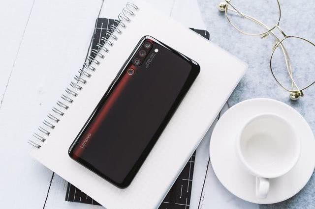 性价比最高的骁龙855旗舰：128GB+4000mAh/仅1899元