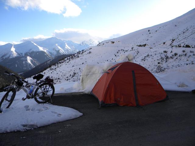 被困白马雪山