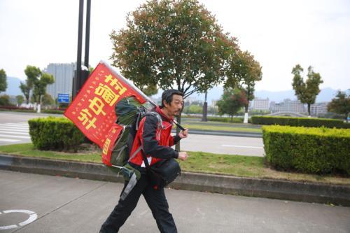 倾家荡产也要行遍天下，中国徒步第一人耗时三年由北至南跨越中国