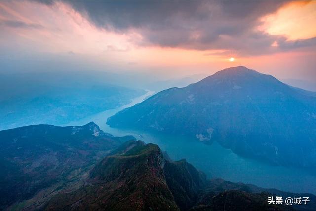 大江大河大山大景之（三）山峡之巅