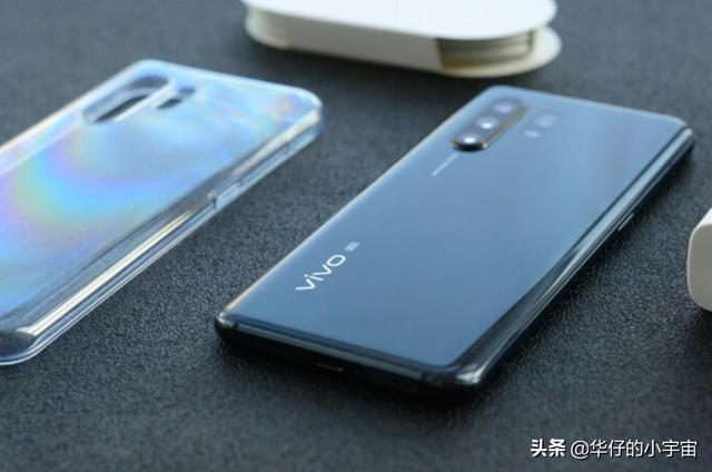 VIVOX30Pro评测：5G速度快，AI性能强，摄像清晰，游戏如丝顺滑