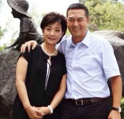 因戏生情，她携带24亿离婚费与张嘉译结婚，如今被宠成小公主