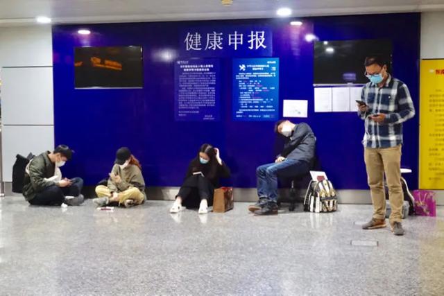 亲历！从柬埔寨回国后，刚下飞机我们就被隔离了