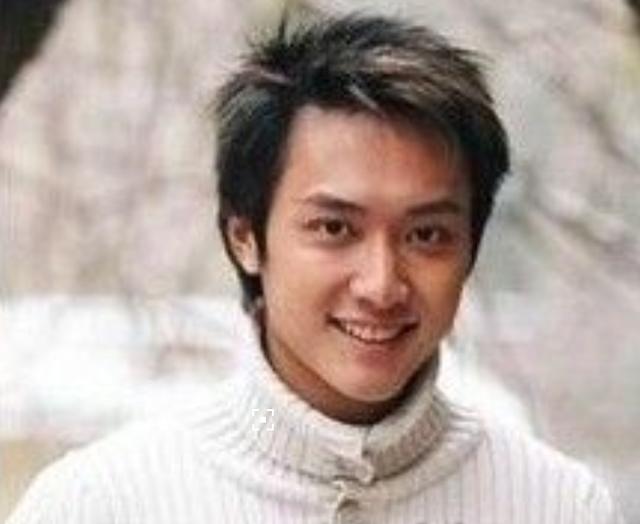 妈宝男冯绍峰的成长史