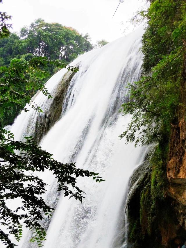 黄果树大瀑布，亚洲第一大瀑布