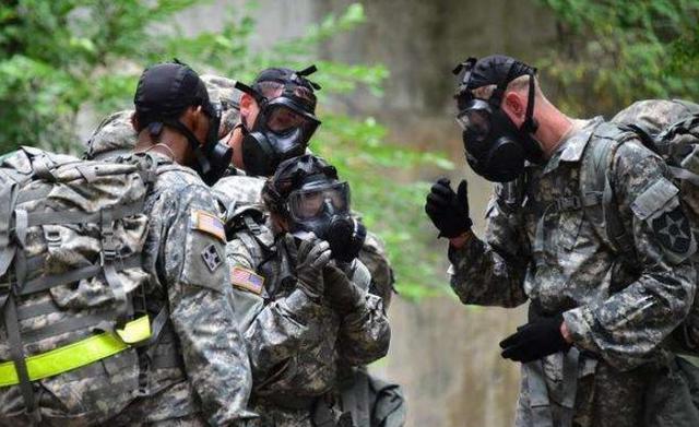 美国50州全部陷入疫情，百万美军为何不救灾？只因要遵守契约精神