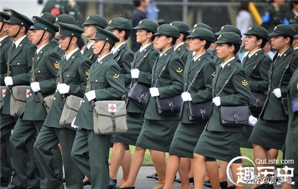各国女兵方阵谁最美？日本：像刚从写字楼下班的女白领