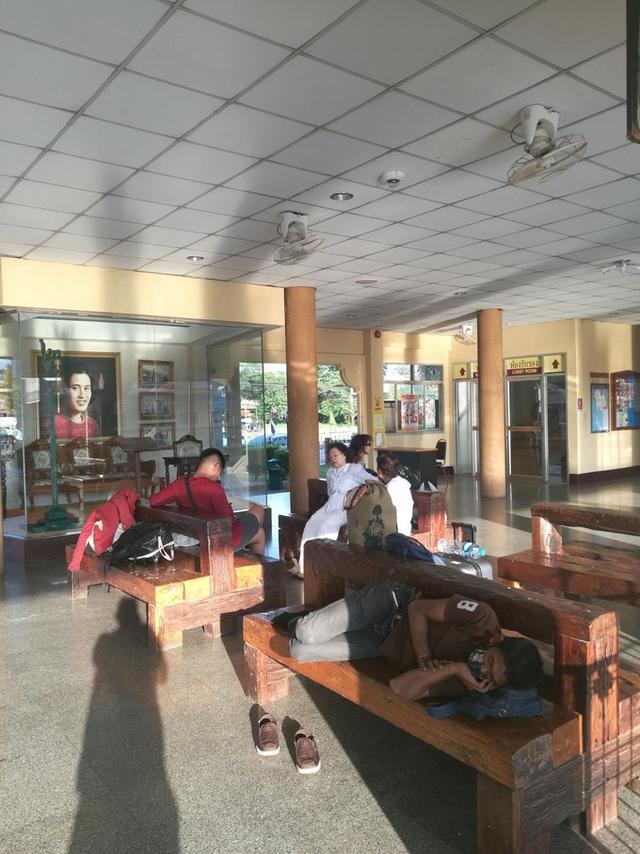 中国小伙在泰国上演泰囧，坐火车去曼谷，买个票却一波三折