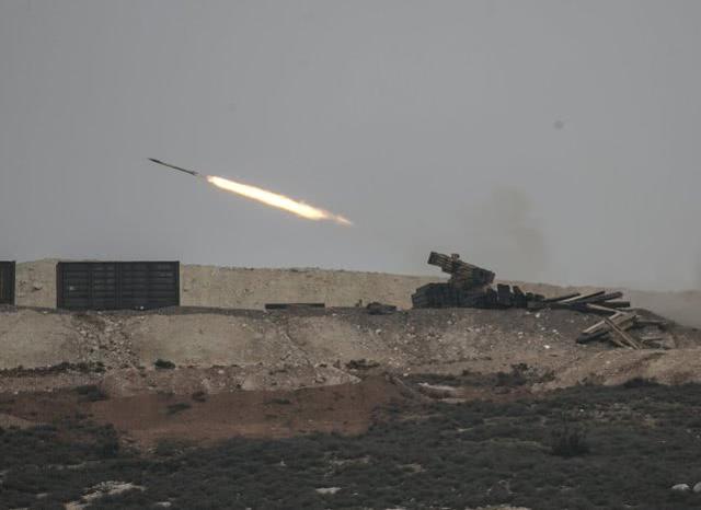 土耳其这下只能认栽！与俄正规军交战直接被打穿，七架战机被击落