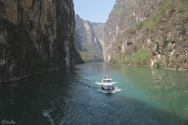 贵州一个峡谷，有长江三峡秀丽险峻，也有美国大峡谷的雄奇壮美