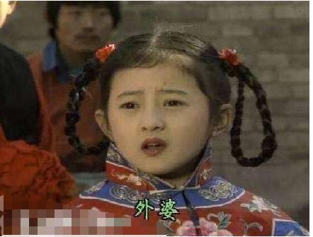 82岁的琼瑶终究是翻了车，8岁被她捧红的金铭才是活的最通透的一个