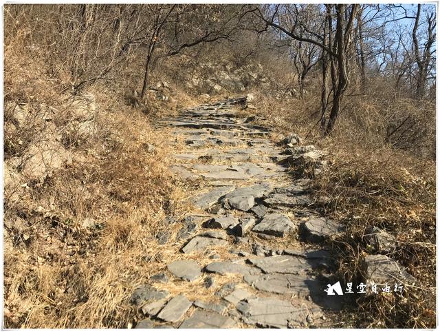 一兩銀子一級台階興建的妙峰進香古道，而今成了戶外穿越經典路線