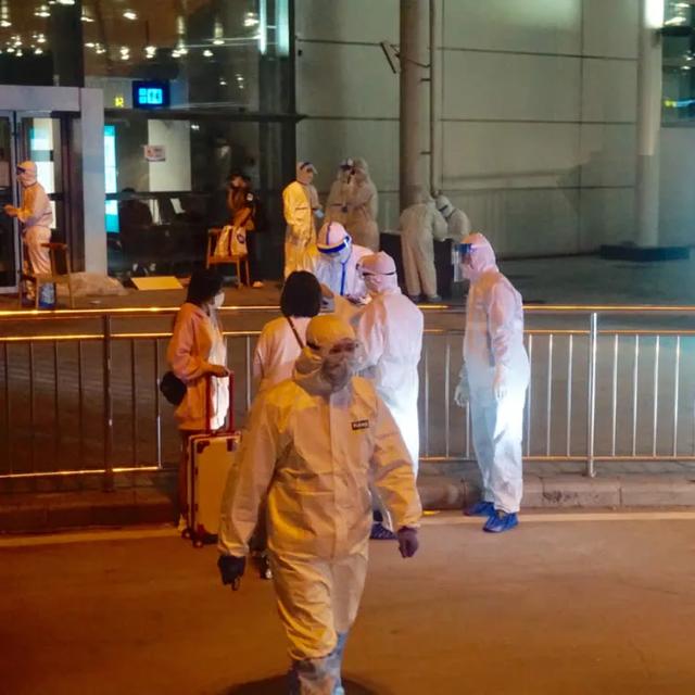 亲历！从柬埔寨回国后，刚下飞机我们就被隔离了