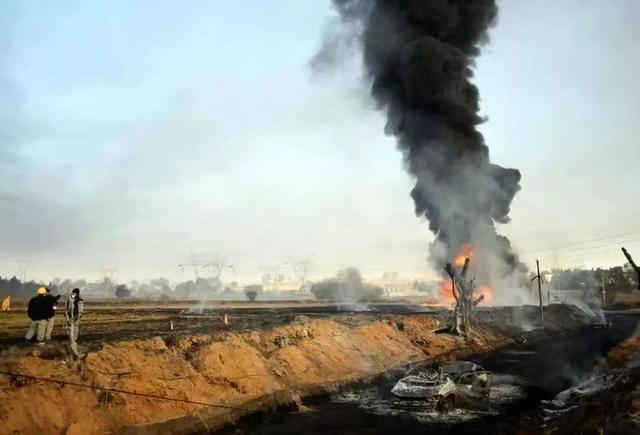 中国工人丧生！印尼雅万高铁附近发生石油管道爆炸事故