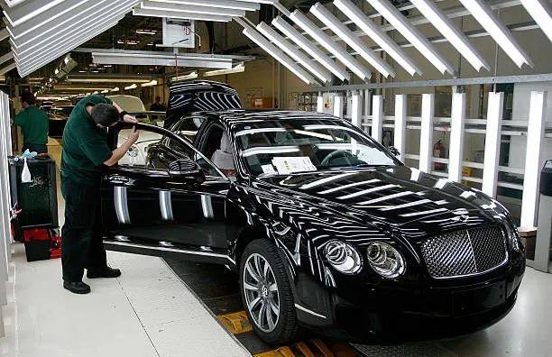 宝马总部一名员工感染病毒，150人被隔离