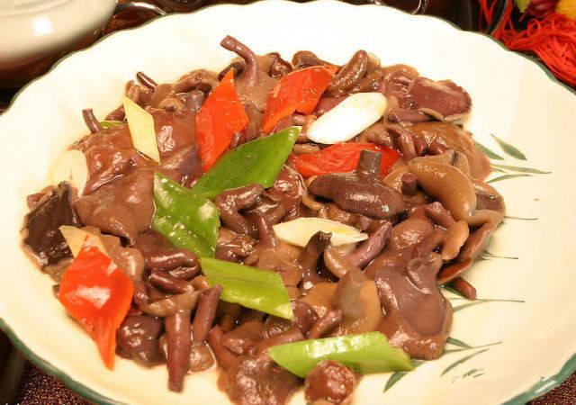 雲南43種最大牌的民族美食，吃也特麽任性