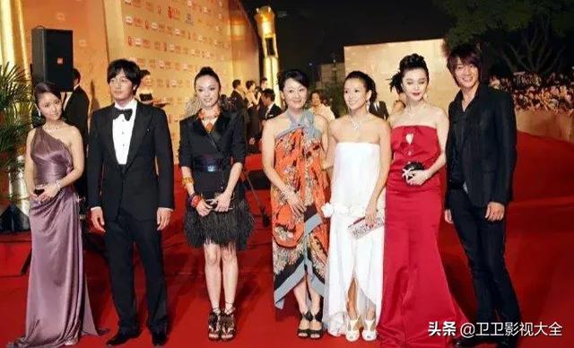 章子怡跟范冰冰站一起太“吃亏”了显得又矮又黑气场全无，被秒杀