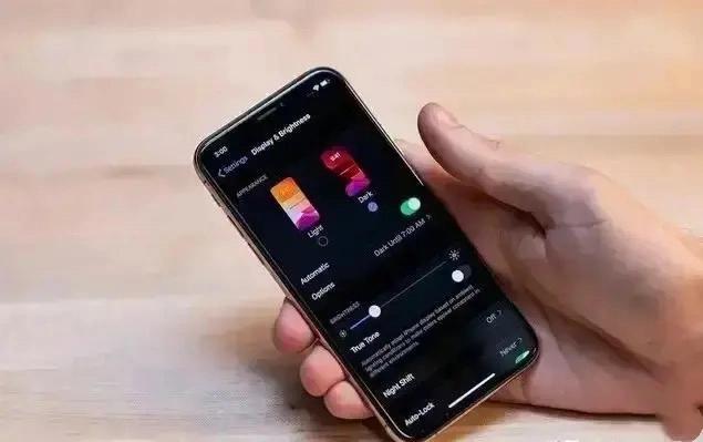 跟华为僵持“3年”，跟苹果僵持“4天”，微信真的“硬气”？