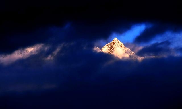 叫錯名字70年，卡瓦格博，世界上第一座拒絕人類攀登的雪山